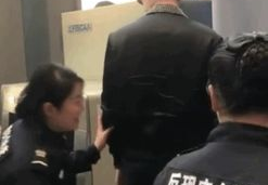 安检小姐姐看明星照片,揭秘明星私照背后的故事