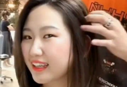 给美丽小姐姐剪头发图片,小姐姐剪发前后对比惊艳呈现